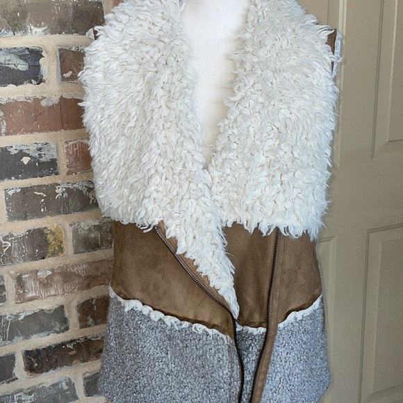 ii Sisters Furry Wool Blend Suede Sherpa Vest Tan Gray & Winter White Offset Zip - Picture 5 of 14